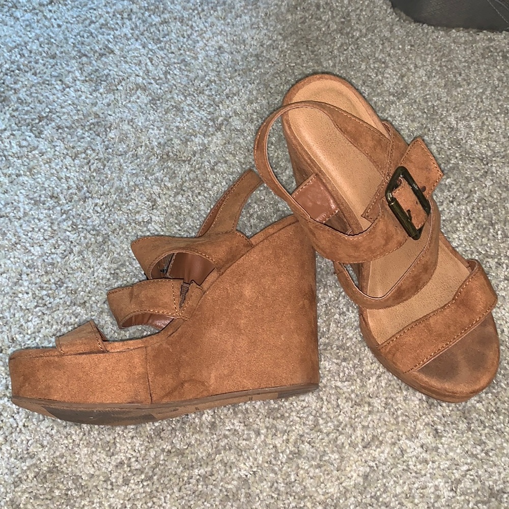 Suede brown wedges